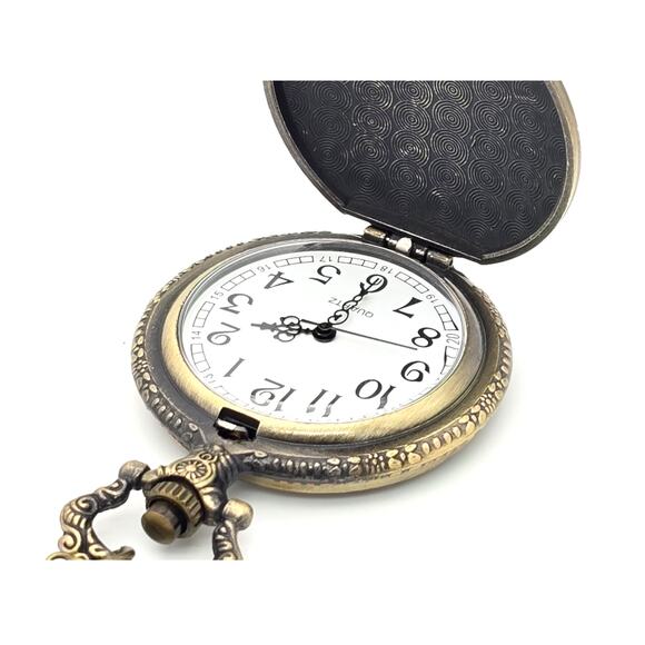 Lilo & Stitch Pocket Watch - Personalized Gift for Fans, Silver or Bronze Finish - Picture 3 of 10